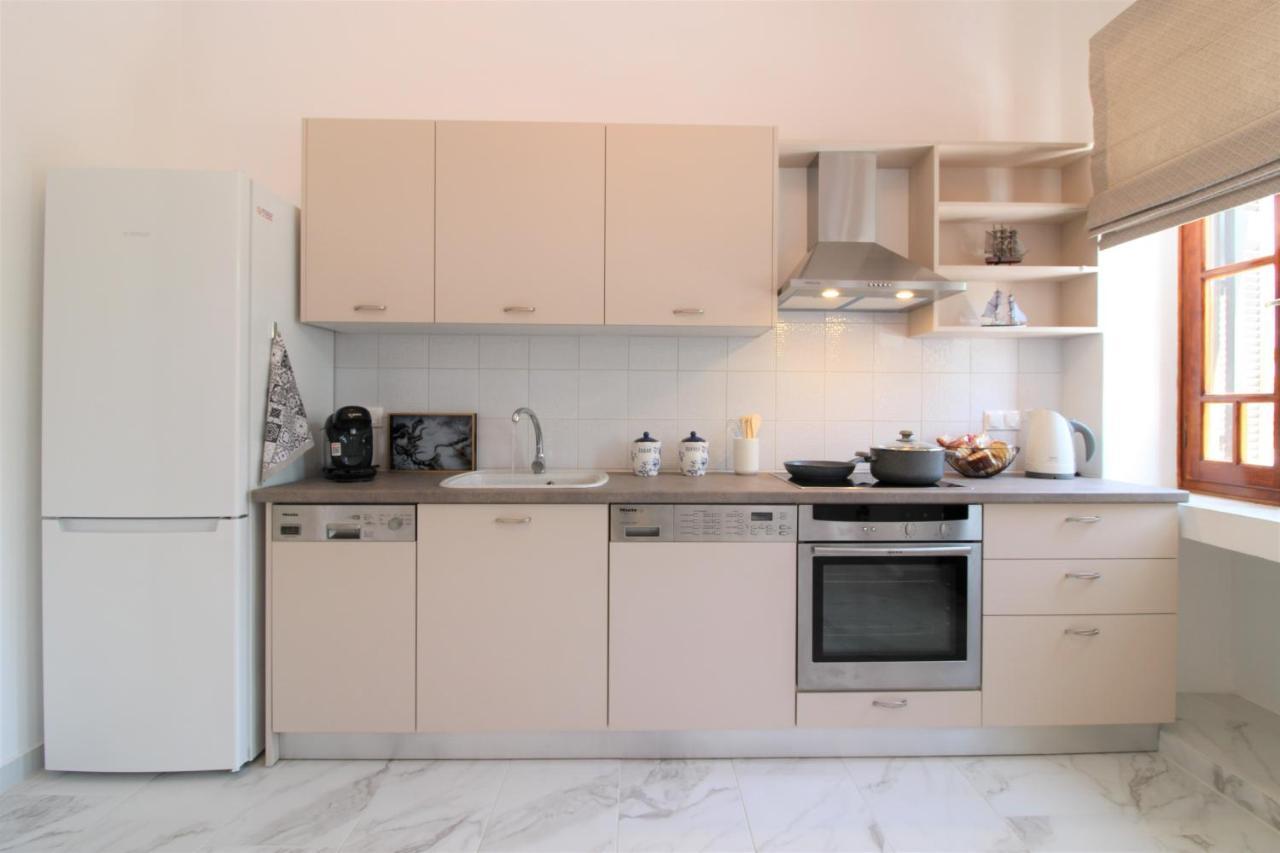 Plaka Philoxenia Apartments Экстерьер фото