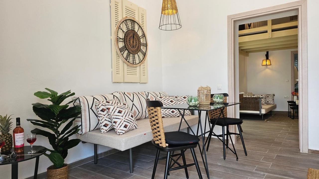 Plaka Philoxenia Apartments Экстерьер фото