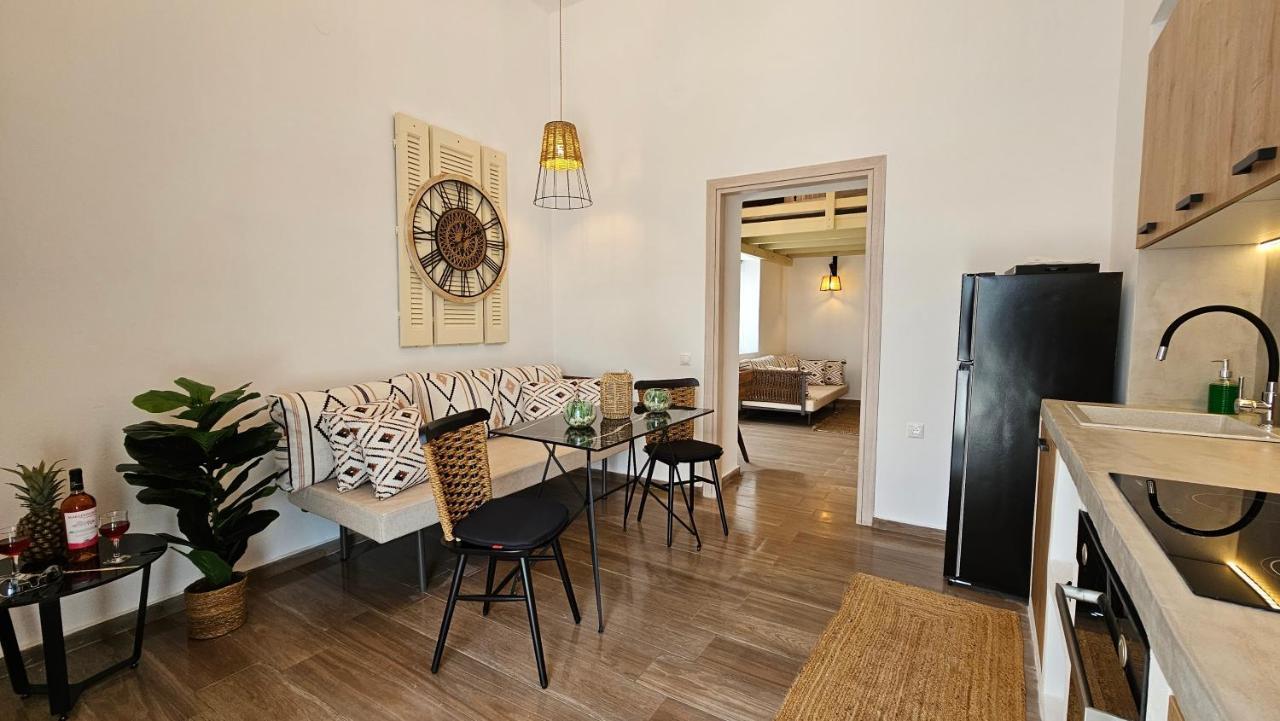 Plaka Philoxenia Apartments Экстерьер фото